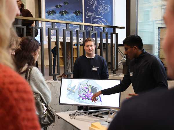 Vergrösserte Ansicht: PC displaying a computer aided design, Team CELLSIUS H2