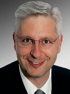 Dr.  Peter Acél