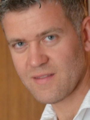 Dr.  Stephan Caruso